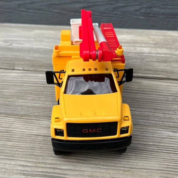 11" DG PRODUCTIONS -1995-1-1 Empire Electric Utility Bucket Truck - Picture 7 of 16